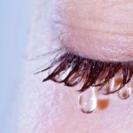 Ternyata Ini Penyebab Mengapa Air Mata Terasa Asin 5 air mata