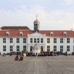 Petualangan Seru di Kota Tua Jakarta: Naik Ontel hingga Delapanan Kulineran! 5 wisata kota tua jakarta 1 Wikipedia