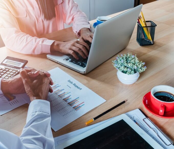 20230908062014 fpdl.in photo young account managers crew working with new startup project notebook wood table 35681 176 large