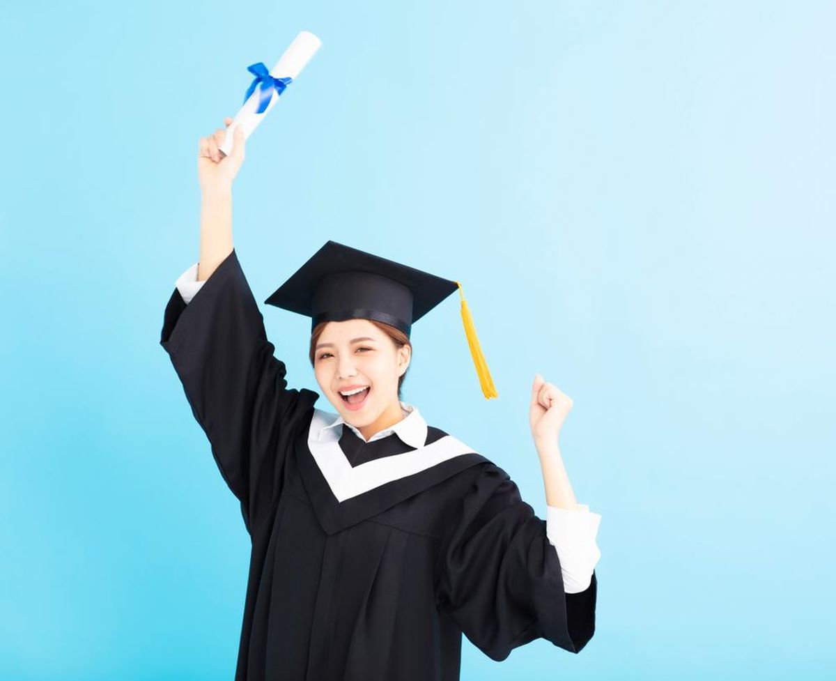 Sebelum Mendaftar Pikirkan Baik-Baik, 4 Jurusan Kuliah Paling Mahal di Indonesia 1 ilustrasi wisuda