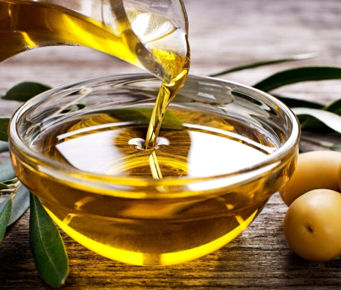 072209900 1614768661 manfaat minyak zaitun untuk wajah yang perlu anda tahu