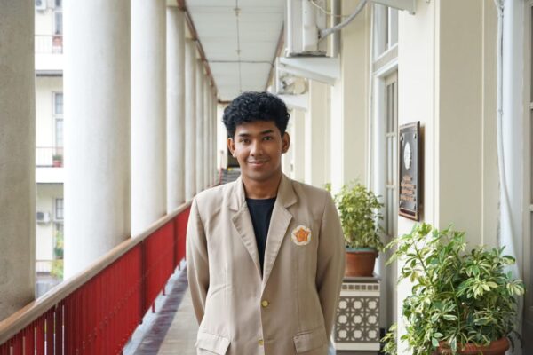 mahasiswa ugm asal papua penerima beasiswa adik