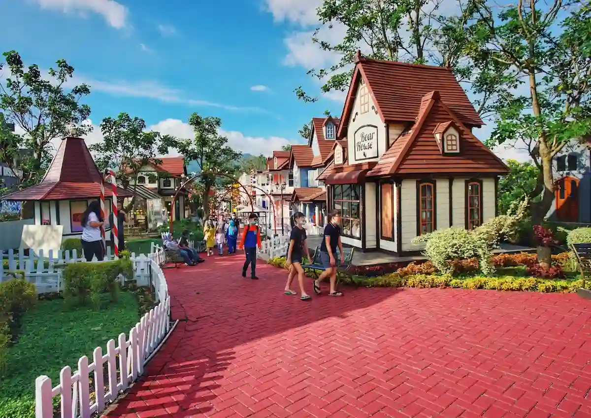 6 Rekomendasi Tempat Wisata Tersembunyi di Bandung, untuk Liburan Akhir Tahun biar Makin Seru! 1 Kota Mini Bandung