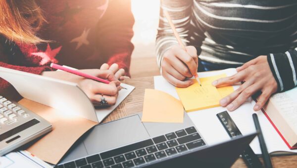 kuliah atau kerja pentingnya kuliah walaupun sudah bekerja