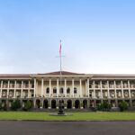 Ini Dia 20 Universitas Terbaik di Instagram Versi UniRank 2023, Posisi 5 Besar Ada UGM Lho! 5 universitas gadjah mada ugm cover