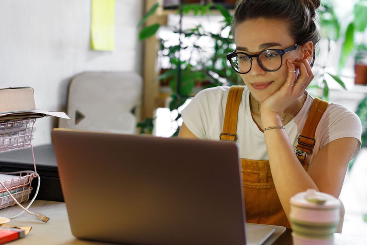 Kamu Seorang Introvert? 4 Tips Beradaptasi di Lingkungan Kerja yang Baru 1 5ef0036b65d54