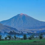 4 Gunung yang Pas untuk Solo Hiking 5 Gunung Kerinci dari Muaralabuh