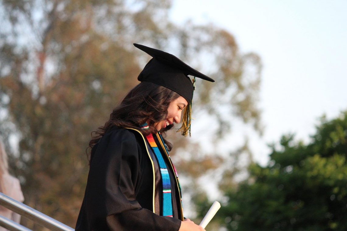 6 Beasiswa S1-S3 Dalam Negeri Yang di Buka Pada Awal 2024 1 graduation g45a88905d 1920 1 1140x760 1