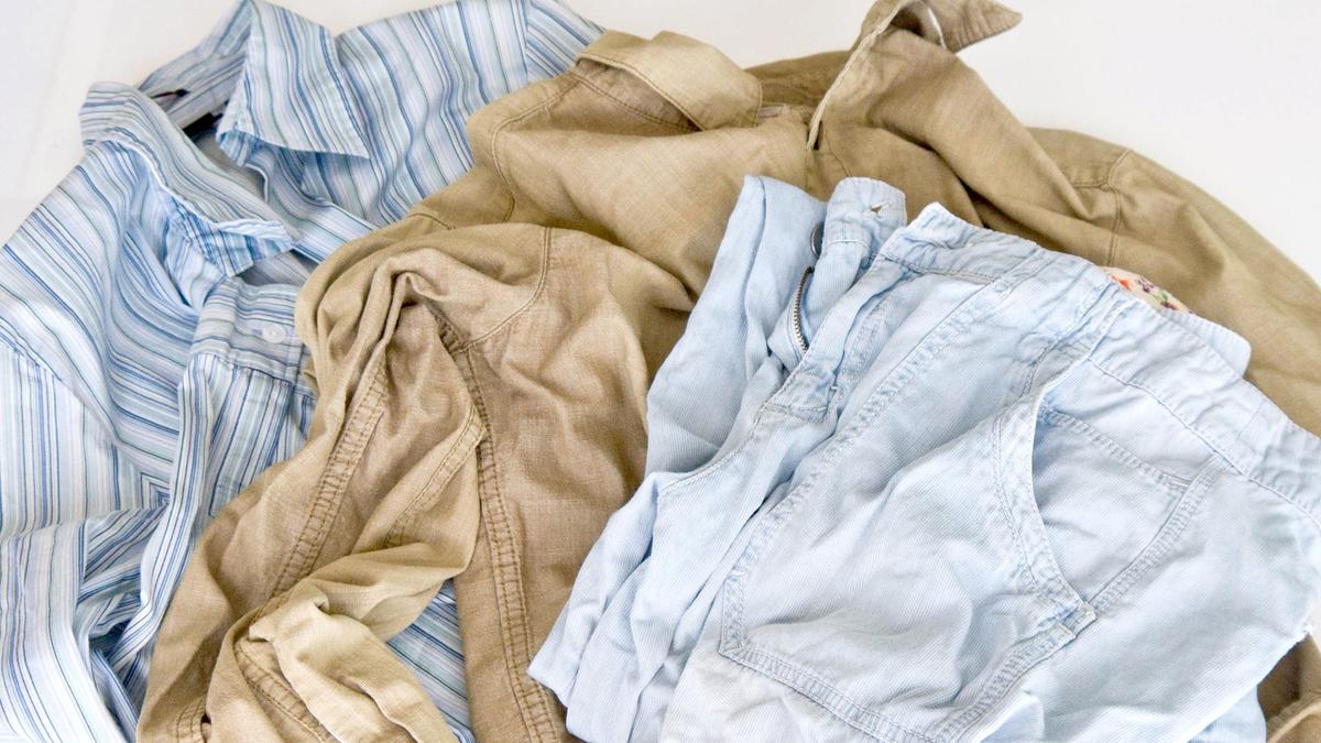 7 Tips Menghilangkan Lecek pada Pakaian tanpa di Setrika 1 033059300 1504760943 popsugar.com1