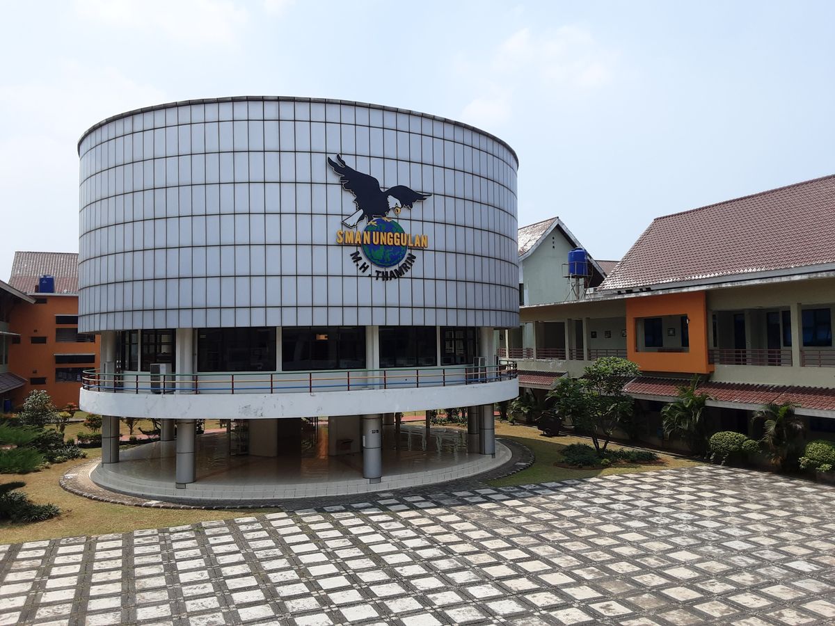 SMAN Unggulan MH Thamrin Kembali Gelar Olimpiade Sains-Seni Nasional, Siswa SMP Dan SMA Ayo Segera Daftar! 1 gedung sekolah sman unggulan mh thamrin