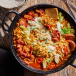 Resep Budae Jjigae Ala Korea, Makan Pakai Kimchi Makin Sedap Lho 9 FN CAMPING STYLE BUDAE JIGAE H FINAL f s4x3