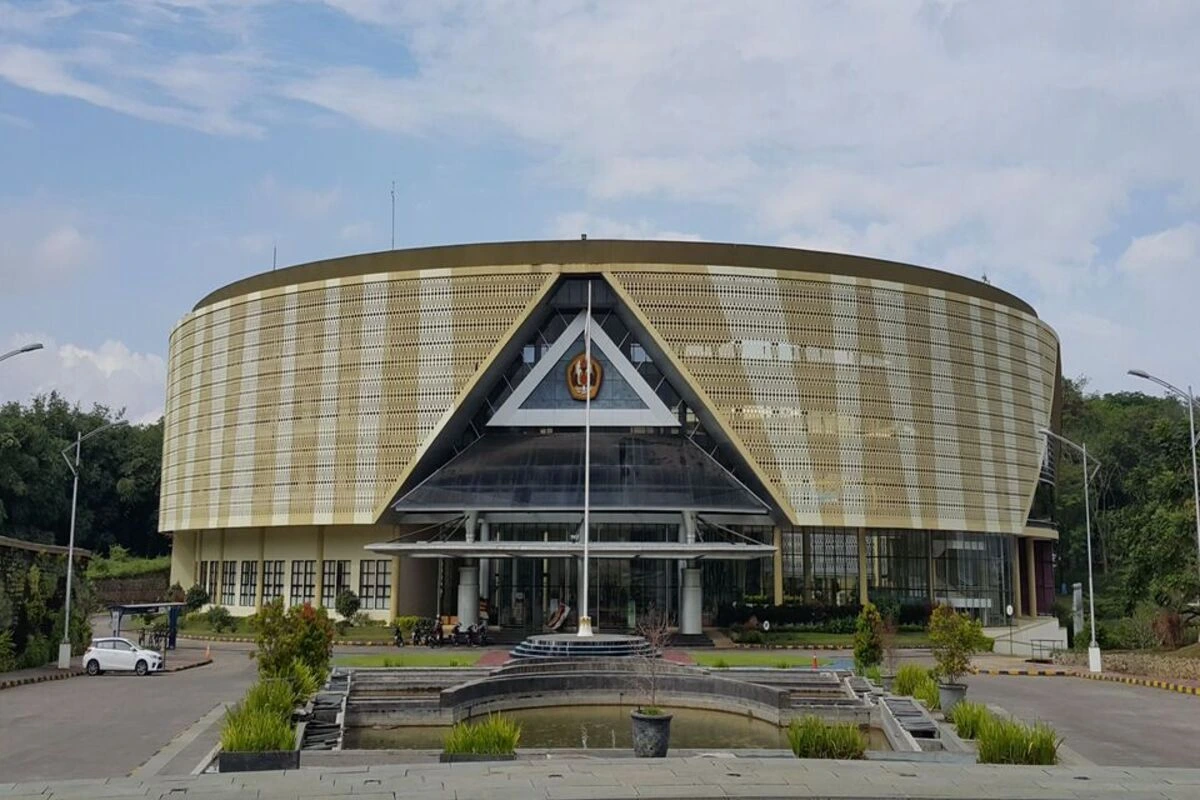 Ada 3 Jalur Mandiri Unpad 2024, Calon Mahasiswa Baru Siap-siap Daftar! 1 a347c2bd informasi terbaru biaya kuliah unpad 2023 2024