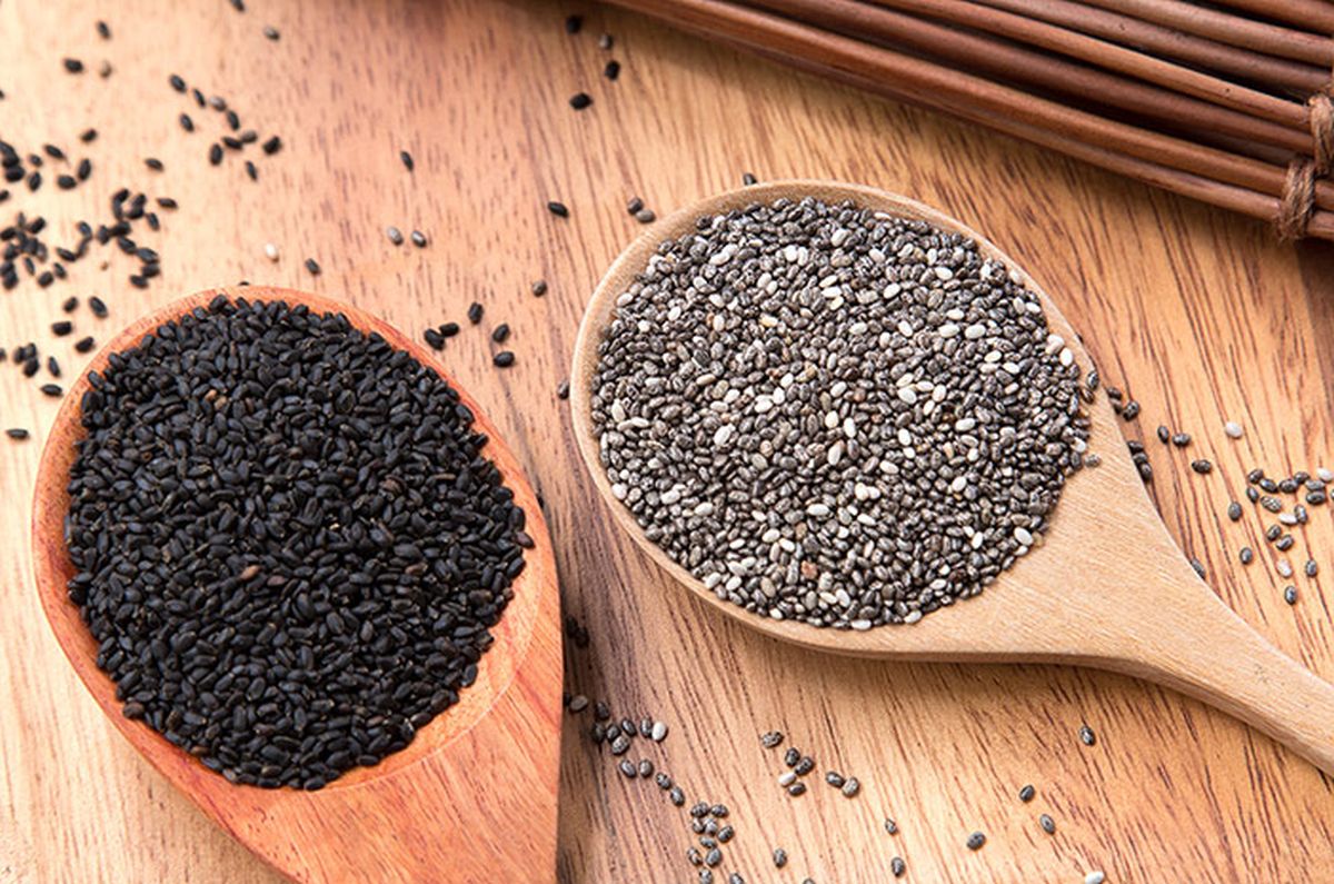 Sering Sekali Dianggap Sama, Ternyata Chia Seed dan Biji Selasih Berbeda Lho! 1 ini loh beda biji selasih dengan chia 480y82o5X8