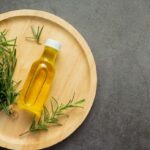 Viral di Tiktok, Apakah Benar Rosemarry Oil Bagus Untuk Rambut Rontok? 8 4 cara pakai minyak rosemary agar rambut cepat tumbuh uJLPSpfFok