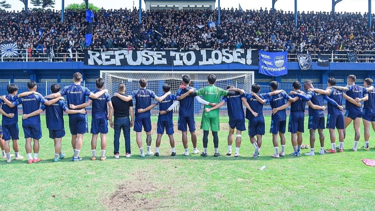 Pitch Invander Berbuah Sanksi, Persib Bandung Didenda Komdis PSSI Rp 50 Juta! 1 663f37415ed6e bobotoh persib bandung 1265 711