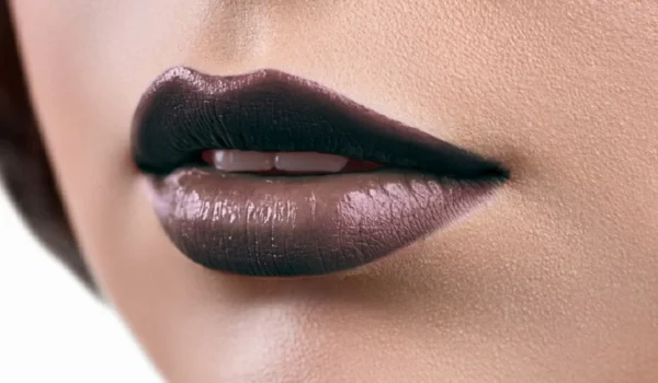 apakah liptint membuat bibir hitam