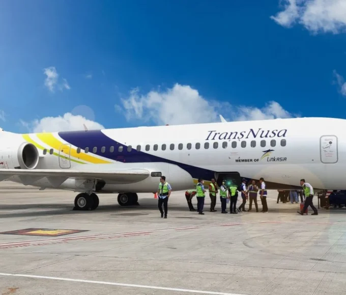 transnusa resmi mengoperasikam pesawat tipe comac commercial h50u