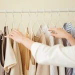 Bye-bye Bau Badan dan Keringat! 4 Pakaian ini Cocok Kamu Gunakan Saat Cuaca Panas 3 close up clothes hanging rack scaled 1