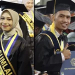 Nahdiyah dan Mashari: Anak Petani dan Anak Sopir Yang Menjadi Wisudawan Terbaik UPNV Yogyakarta 5 Screenshot 20240720 124232 Picsart 3638969665