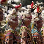 Ternyata 5 Suku Ini Paling Berbahaya di Dunia, Salah Satunya Ada Di Indonesia! 9 pakaian adat kalimantan barat suku dayak 169