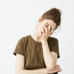 Viral Istilah "Jam Koma" di Kalangan Gen Z, Apa Sih Maksudnya? 5 015824700 1623810700 portrait displeased bored tired woman with bun