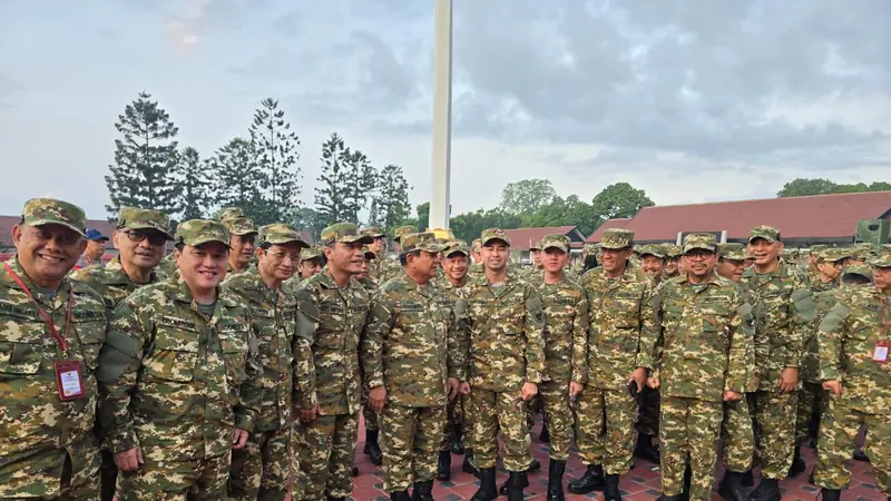 Kabinet Merah Putih Berangkat ke Akademi Militer Magelang, Jawa Tengah 1 094368600 1729822362 d7592f95 9227 4b2e 9551 35d4bb17d1bf