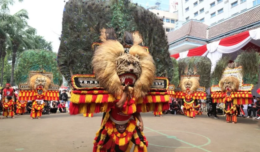 Bangga! Kebaya, Kolintang, dan Reog Warisan Budaya Indonesia yang Kini Diakui oleh UNESCO 1 Reogg 840x493 1