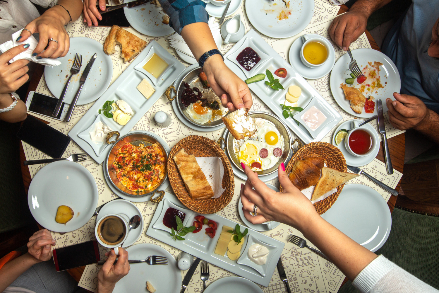 Ga Bikin Baper! 5 Tips Ini Cocok Untuk Kamu Yang Ingin Menolak Ajakan Bukber 1 top close up view table breakfast time family having with different meals