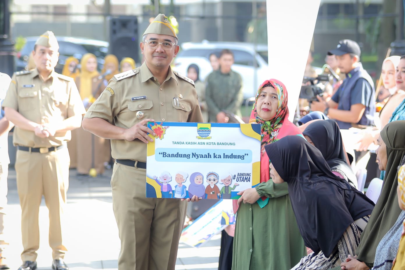 Pemkot Bandung Luncurkan Program Bandung Nyaah Ka Indung 1 WhatsApp Image 2025 04 14 at 13.21.53 370d4415